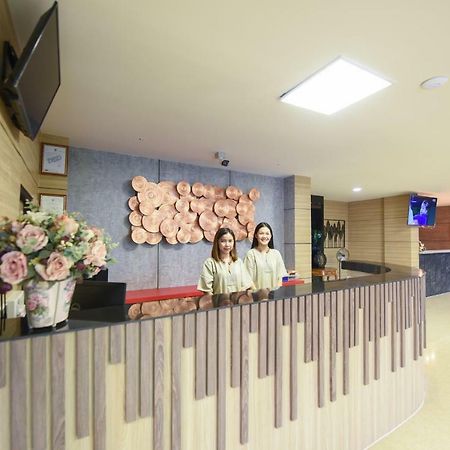 Wish Hotel Ubon Ubonratcsathani Kültér fotó